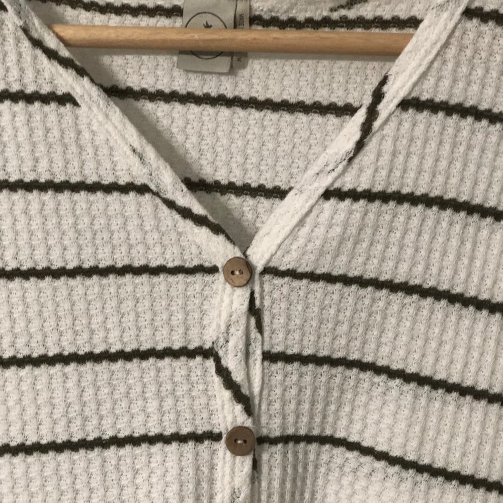 Paper Crane Button Up Top - Picture 2 of 2